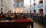 BenefizKonzert 2007 - Die_Kirche_f&uuml;llt_sich