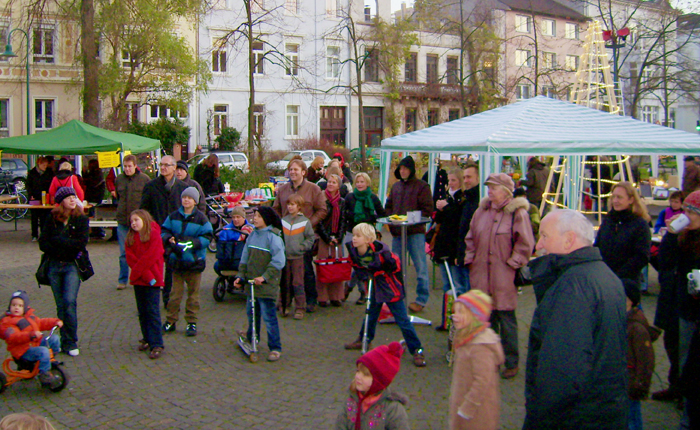 Ostermarkt 2008 - Buntes Blumenangebot